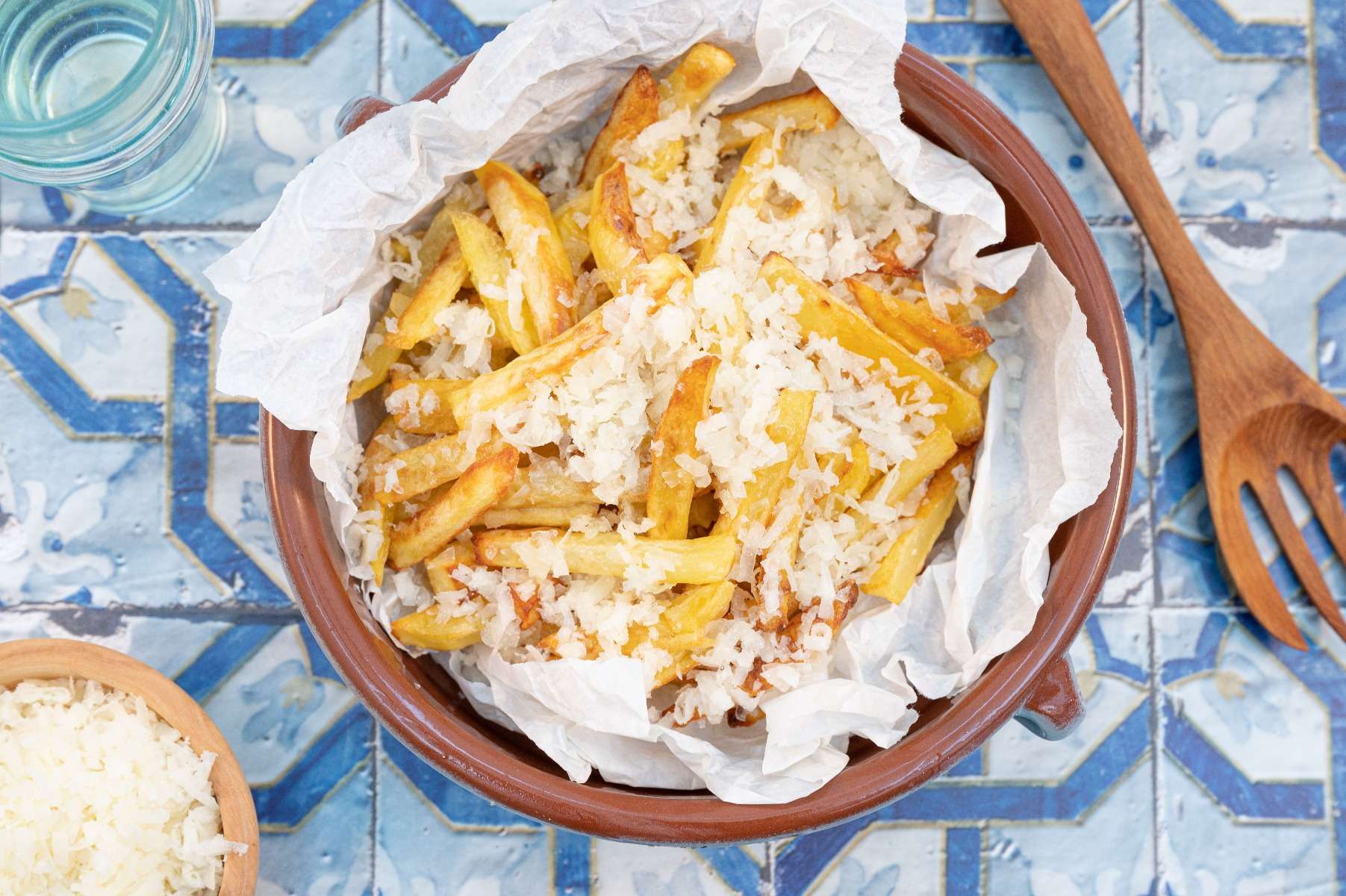 CHIPS WITH GRAVIERA